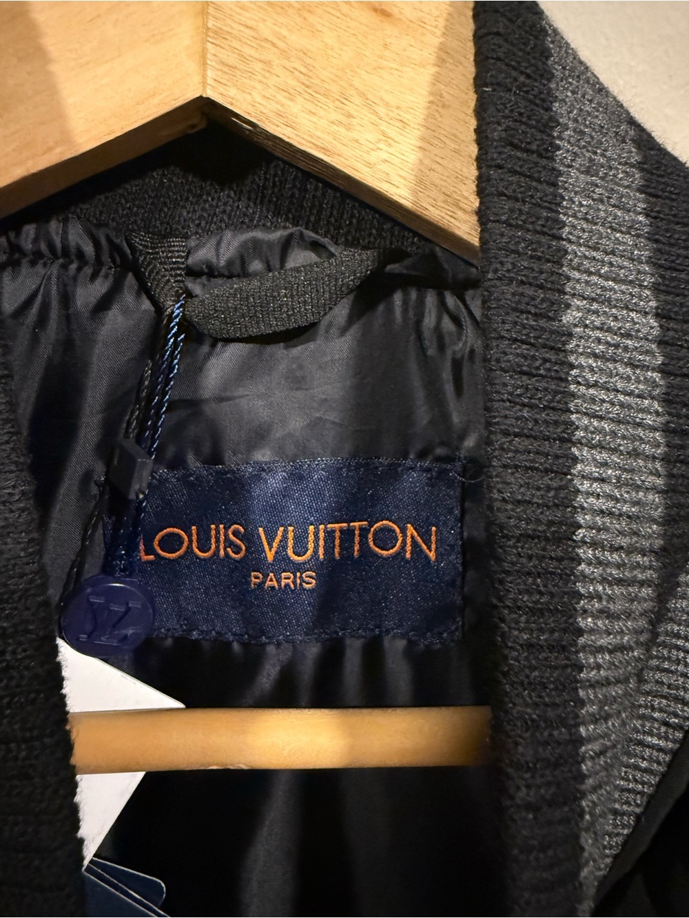 Louis Vuitton Embellished nylon baseball Bomber Jacket with Crest Patch FW24 1:1 - Picture 6 of 12